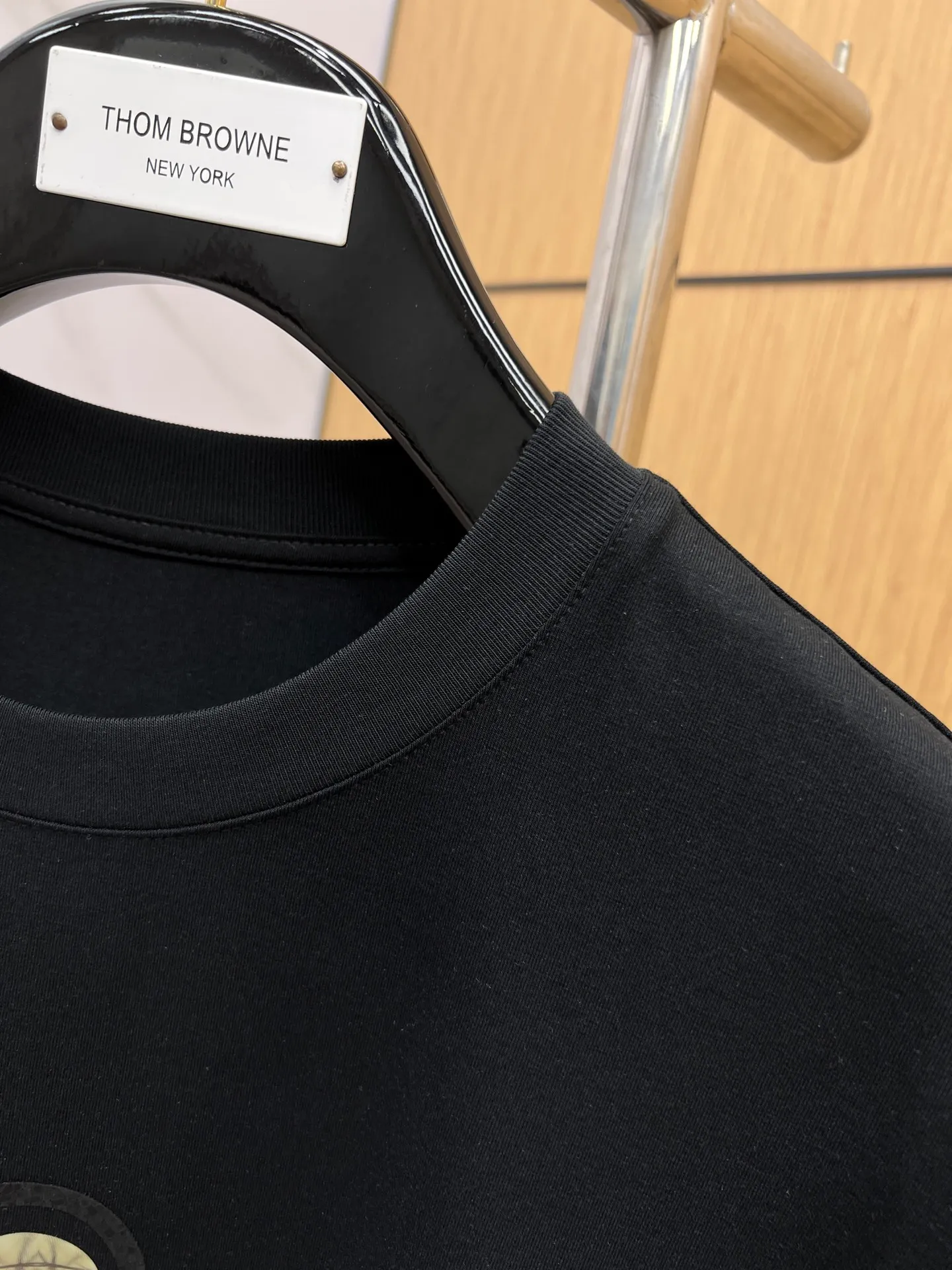 Louis Vuitton LV🌟New Arrival first counter, the latest New Arrival short-sleeved round neck T-shirt, Premium customized design, avant-garde and fashionable! Brand logo heavy craftsmanship design Premium custom fabrics. Soft to the touch. Comfortable to wear. Counter-level exquisite stitching. Fine workmanship. The upper body effect is incomparably handsome! A must-have item for a stylish man! 🐎🐎Size: M-XXL (Size table is in the last picture)